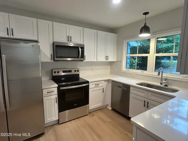 $2,900 | 4929 Oleander Drive, Wilmington, NC 28403