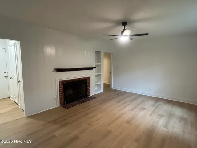 $2,900 | 4929 Oleander Drive, Wilmington, NC 28403