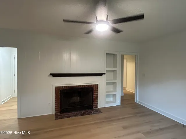 $2,900 | 4929 Oleander Drive, Wilmington, NC 28403