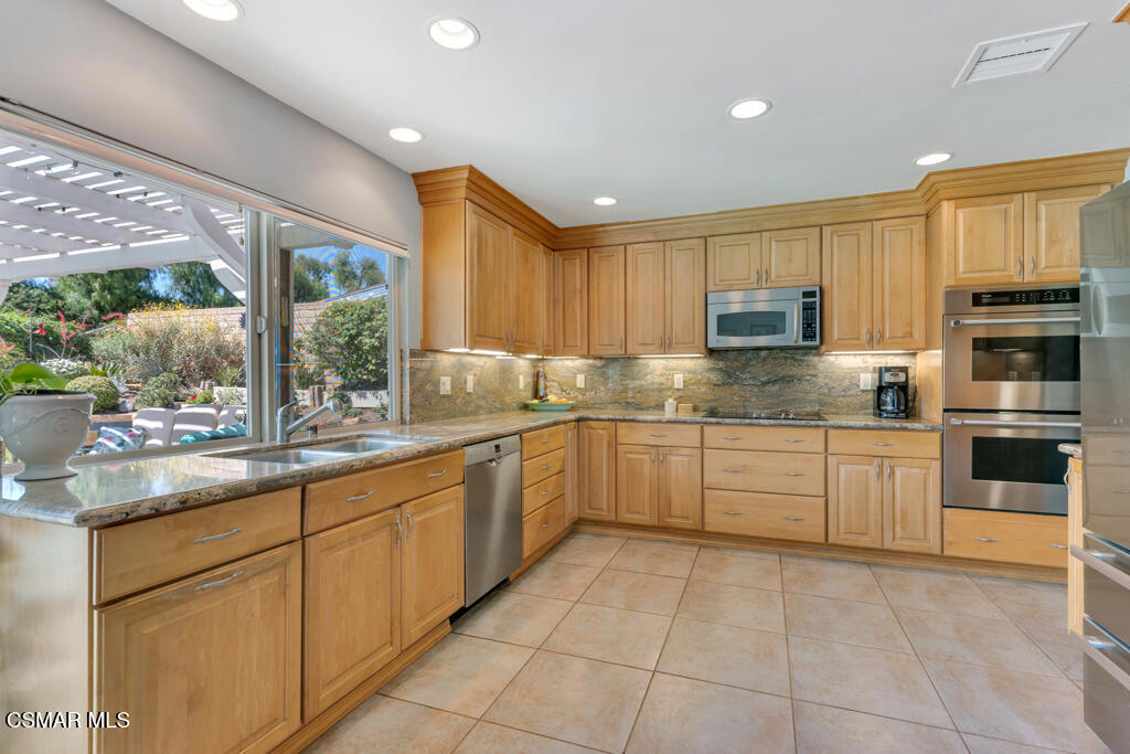 3673 Valencia Avenue Simi Valley, CA 93063 - Photo 21 of 69