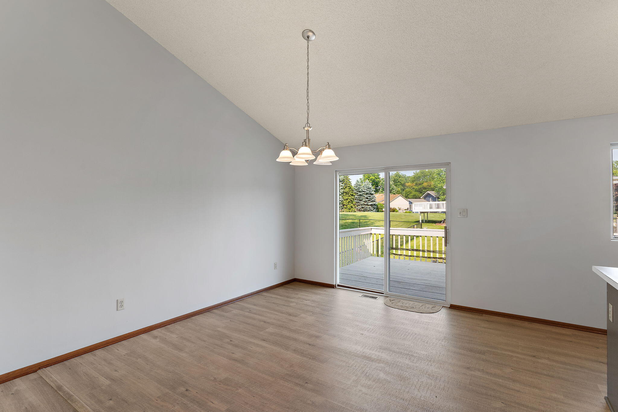 1807 Forest Lane Crown Point, IN 46307 - Photo 13 of 32 2048x1365