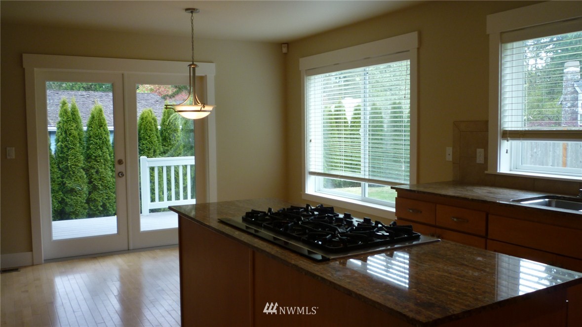 22004 Vine Road Brier, WA 98036 - Photo 4 of 12 Gallery Image 4