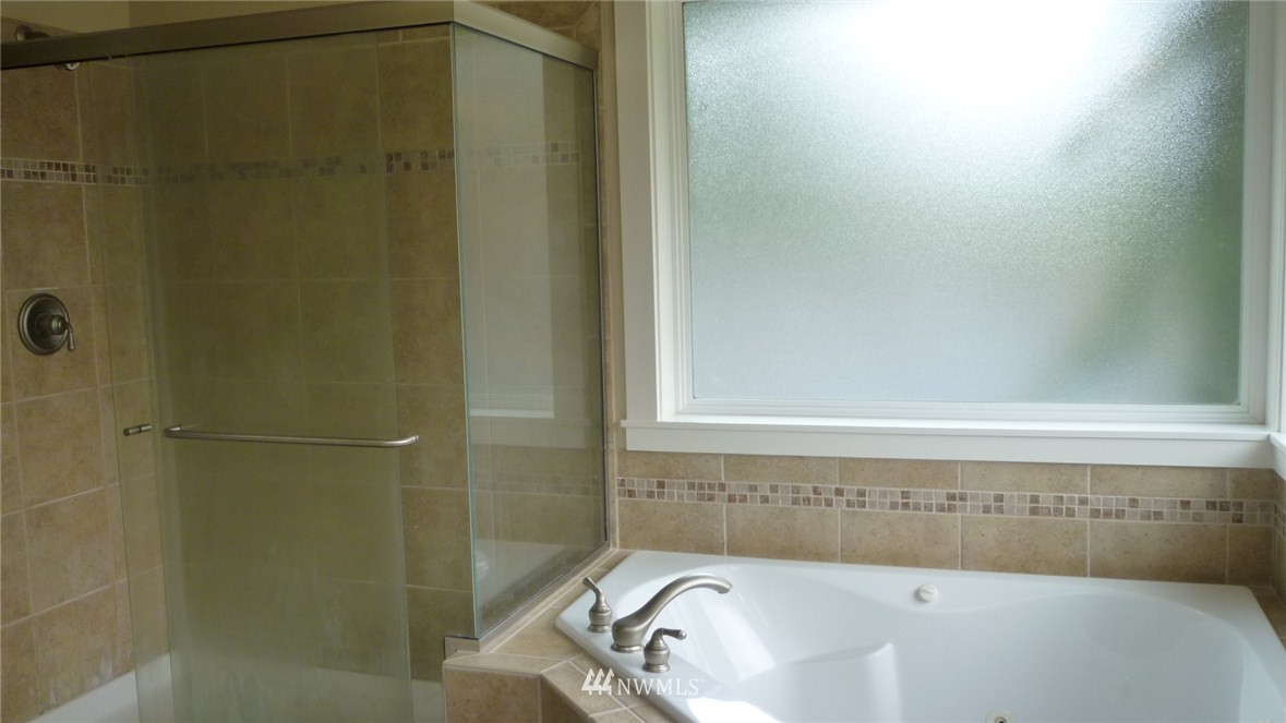 22004 Vine Road Brier, WA 98036 - Photo 7 of 12 Gallery Image 7