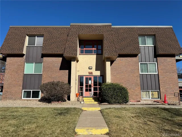 a house view with a outdoor space