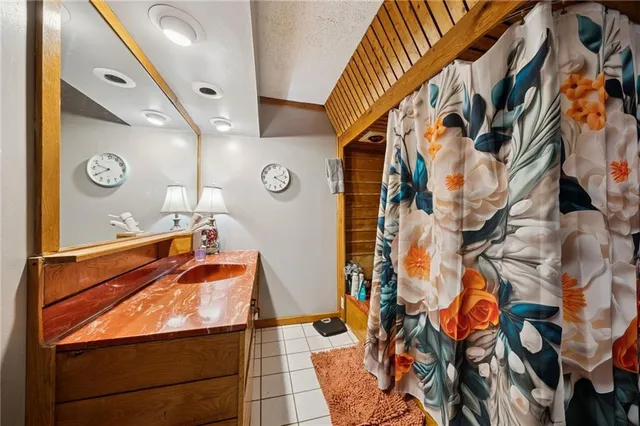 a view of an outdoor space