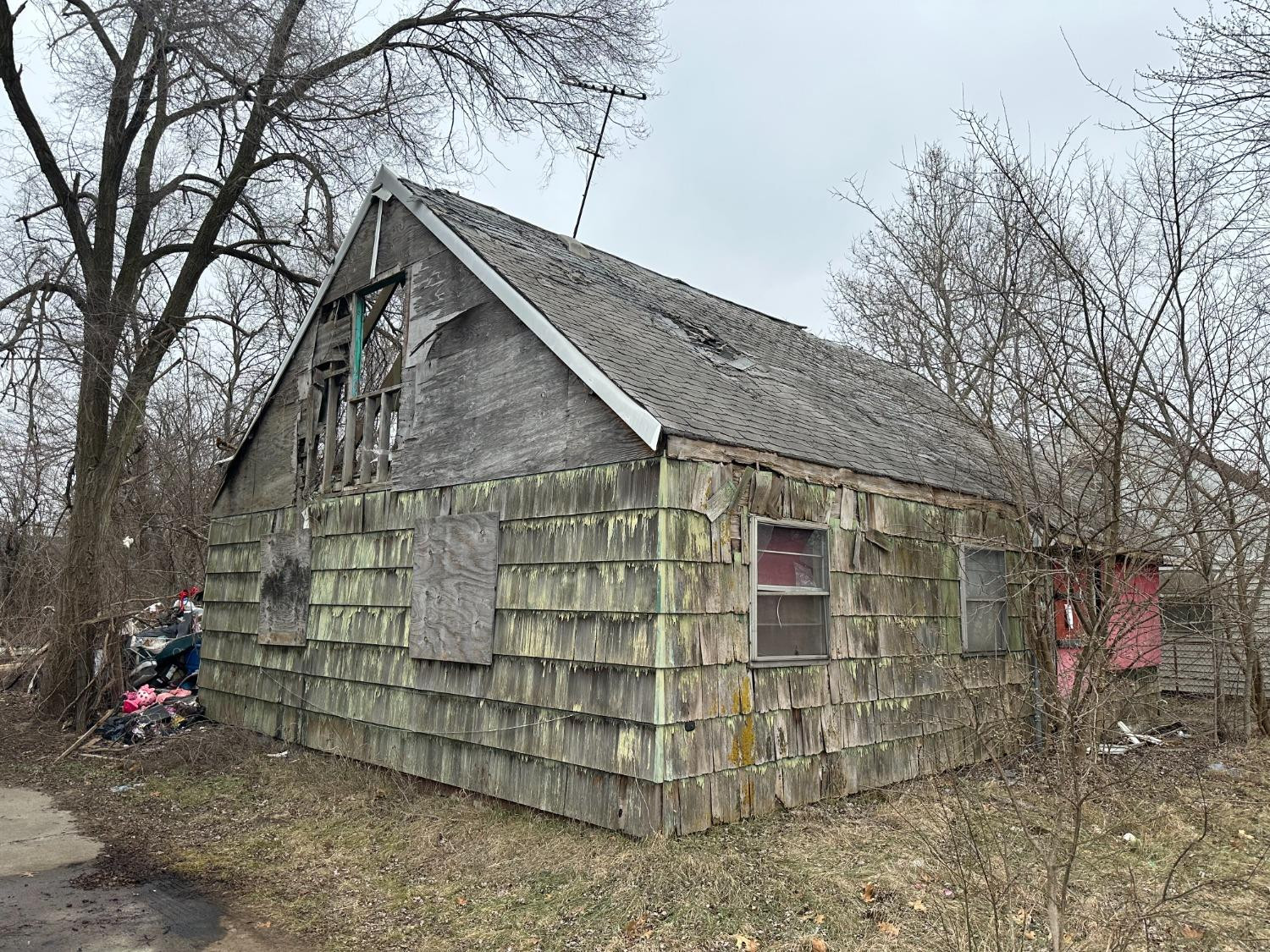 3714 20th Place Gary, IN 46404 - Photo 3 of 3 a backyard of a house