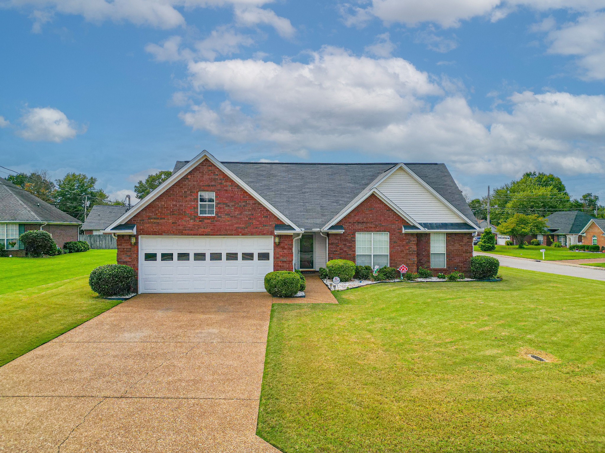 9 Battlefield Cove Jackson, TN 38305 - Photo 1 of 24 a view of house with garden