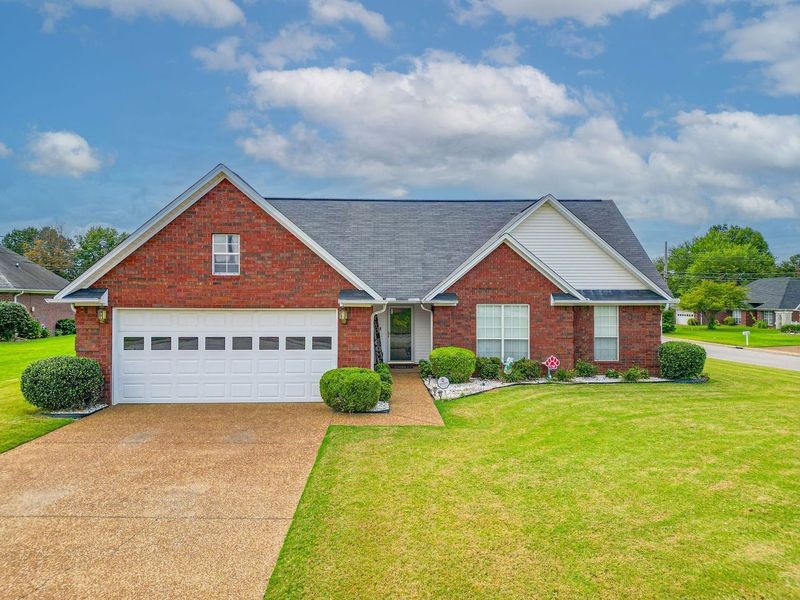 9 Battlefield Cove Jackson, TN 38305 - Photo 17 of 24 a front view of house with yard and green space