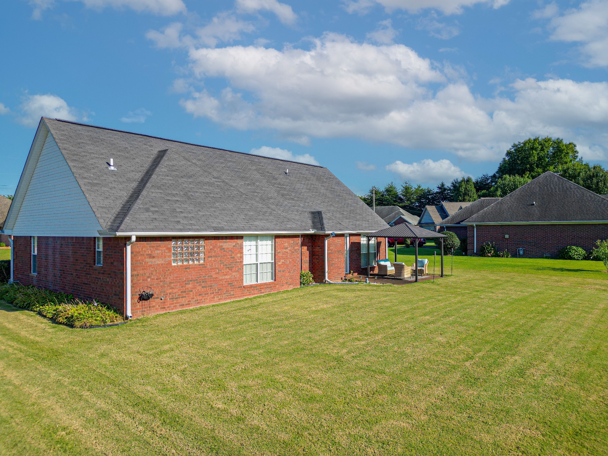9 Battlefield Cove Jackson, TN 38305 - Photo 21 of 24 front view of a house with a yard