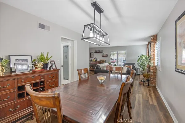 $925,000 | 28137 Oaklar Drive, Saugus, CA 91350