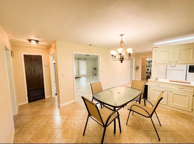 $2,500 | 105 Bluebird Circle, Highland Haven, TX 78654