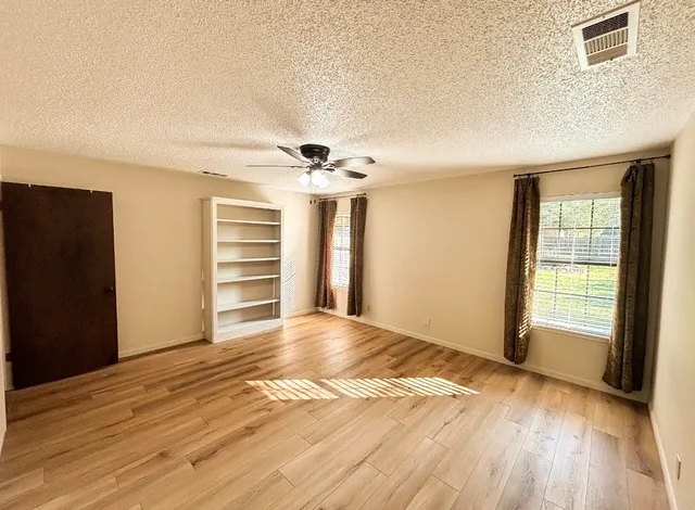 $2,500 | 105 Bluebird Circle, Highland Haven, TX 78654