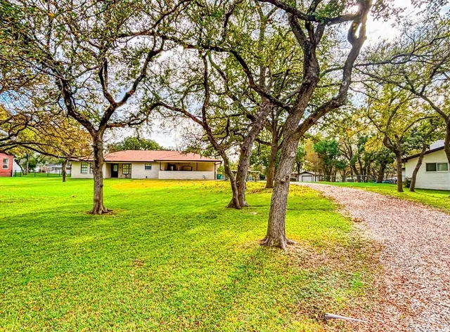 $2,500 | 105 Bluebird Circle, Highland Haven, TX 78654