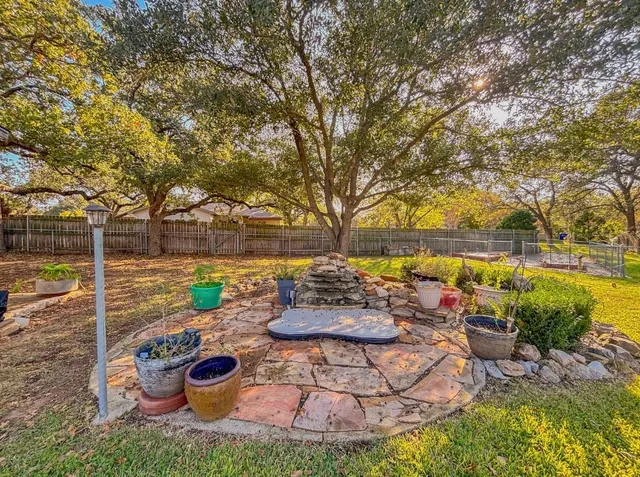 $2,500 | 105 Bluebird Circle, Highland Haven, TX 78654