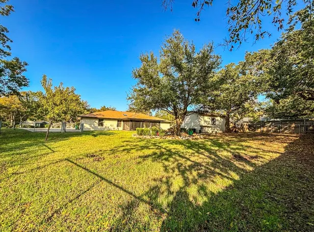 $2,500 | 105 Bluebird Circle, Highland Haven, TX 78654