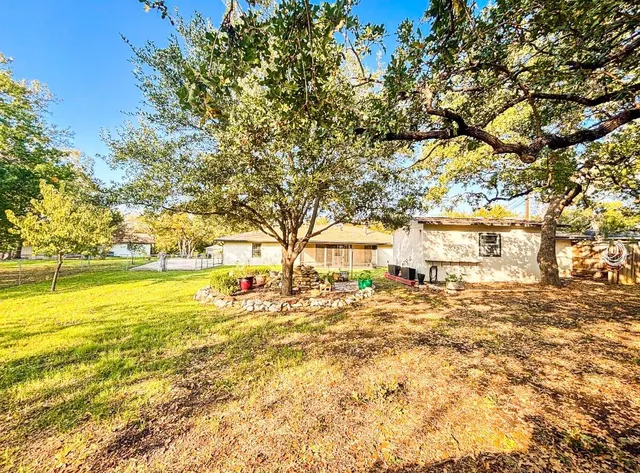 $2,500 | 105 Bluebird Circle, Highland Haven, TX 78654
