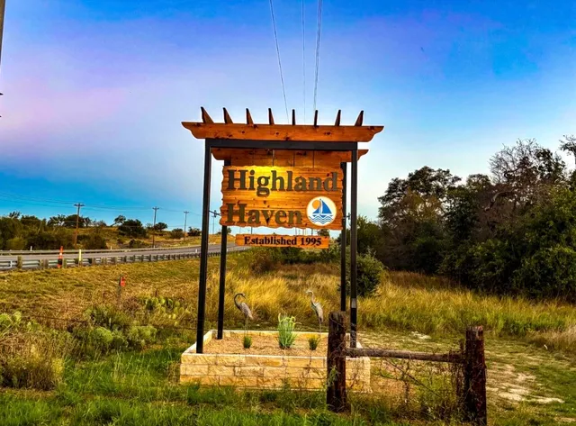 $2,500 | 105 Bluebird Circle, Highland Haven, TX 78654