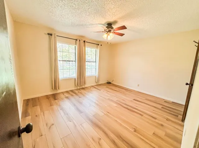 $2,500 | 105 Bluebird Circle, Highland Haven, TX 78654