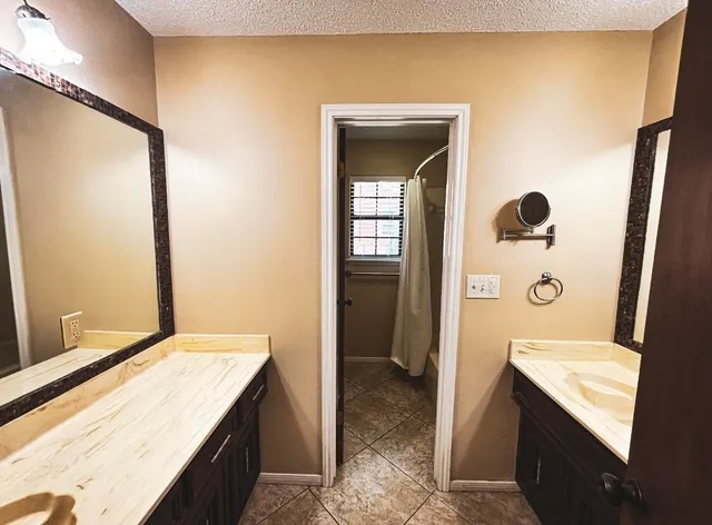 $2,500 | 105 Bluebird Circle, Highland Haven, TX 78654