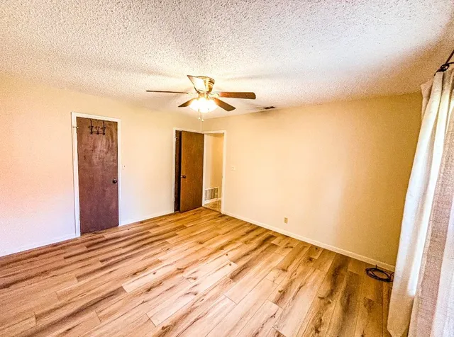 $2,500 | 105 Bluebird Circle, Highland Haven, TX 78654