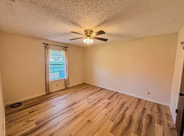 $2,500 | 105 Bluebird Circle, Highland Haven, TX 78654