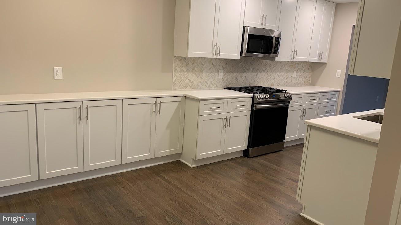 8070 Inverness Ridge Road Potomac, MD 20854 - Photo 4 of 28