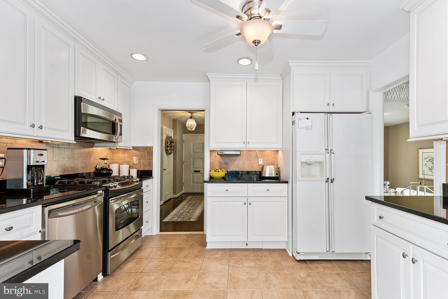406 Neale Court Silver Spring, MD 20901 - Photo 6 of 26 Kitchen