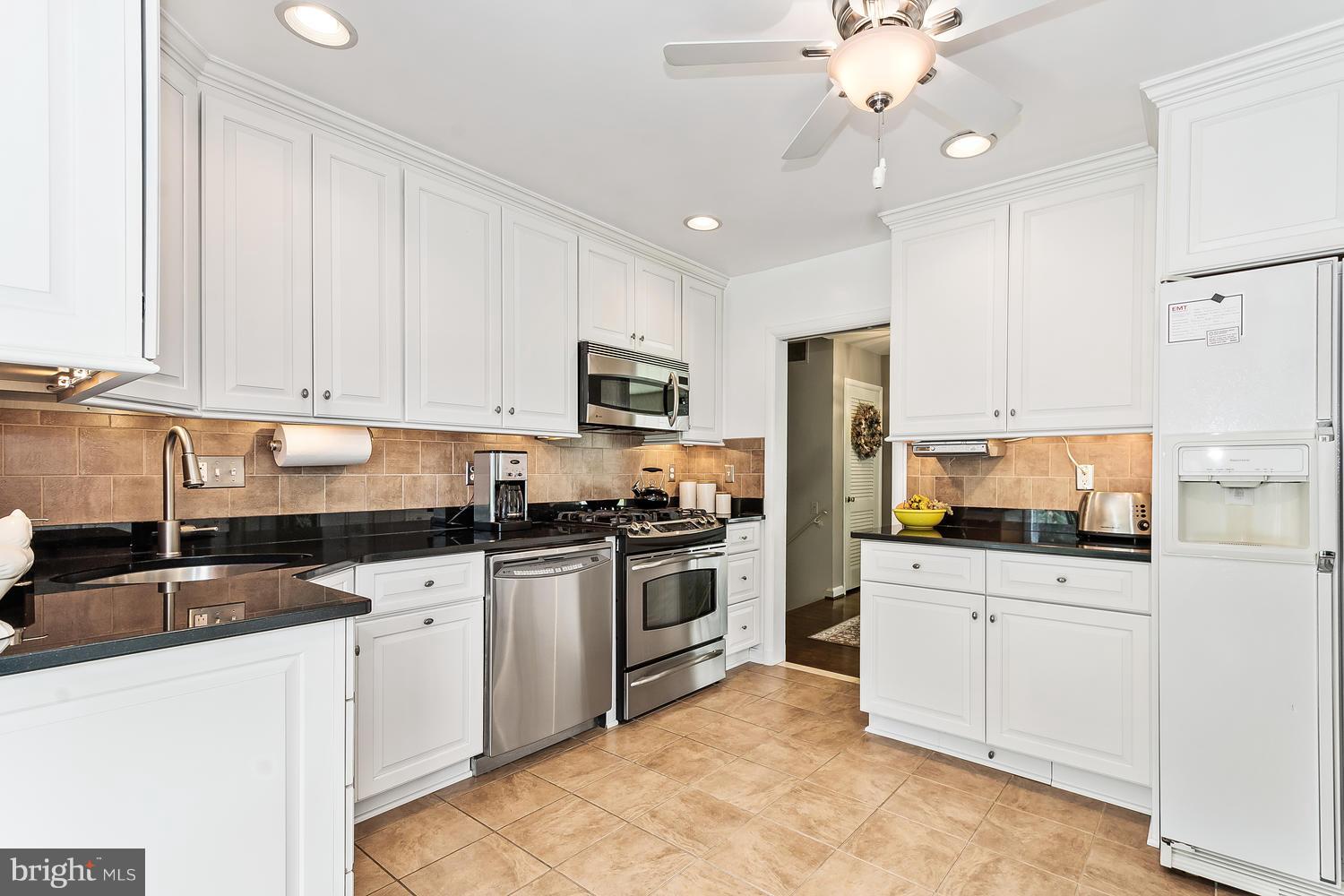 406 Neale Court Silver Spring, MD 20901 - Photo 7 of 26 Kitchen