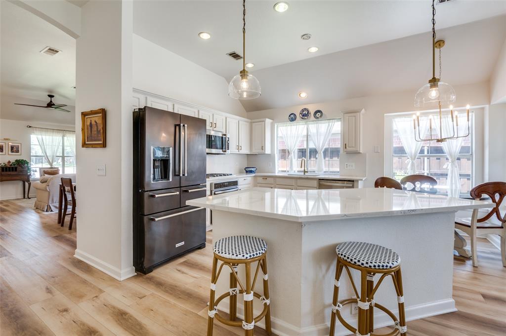 208 Touchdown Drive Irving, TX 75063 - Photo 13 of 31