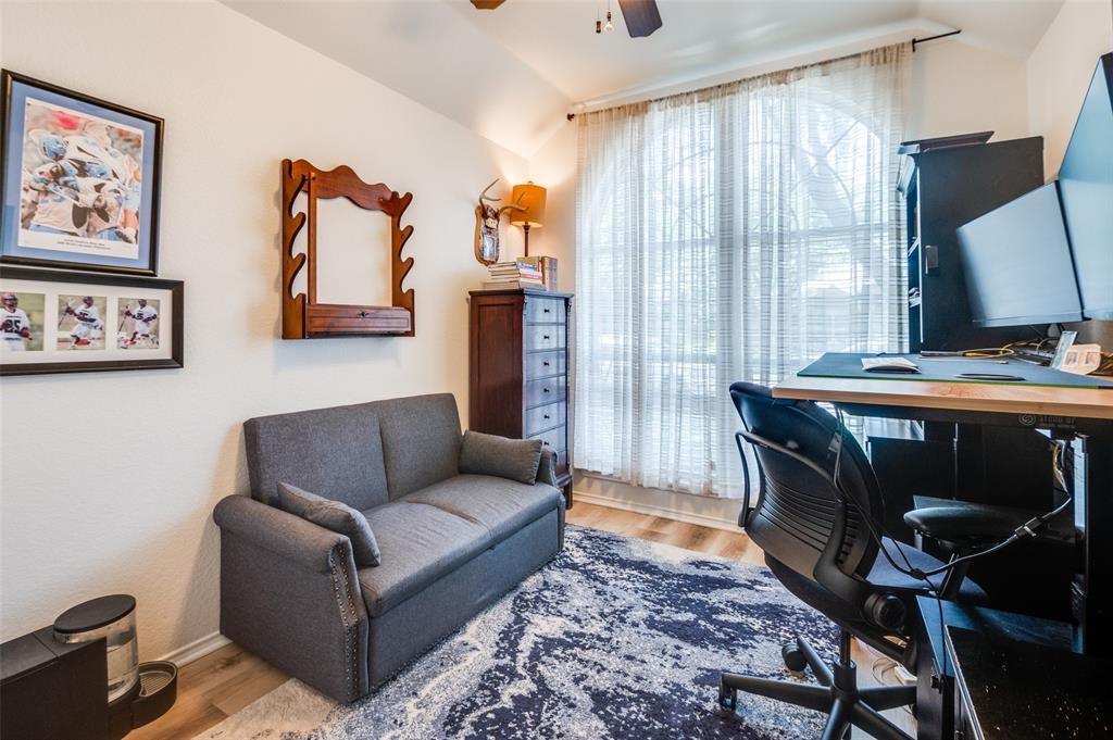 208 Touchdown Drive Irving, TX 75063 - Photo 14 of 31