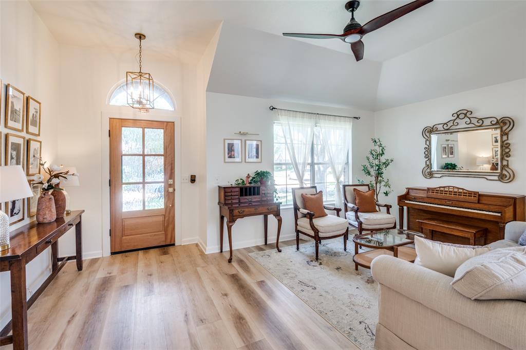 208 Touchdown Drive Irving, TX 75063 - Photo 2 of 31