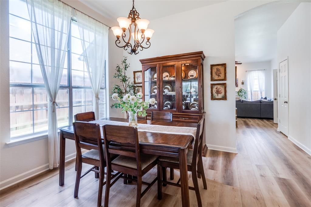 208 Touchdown Drive Irving, TX 75063 - Photo 9 of 31