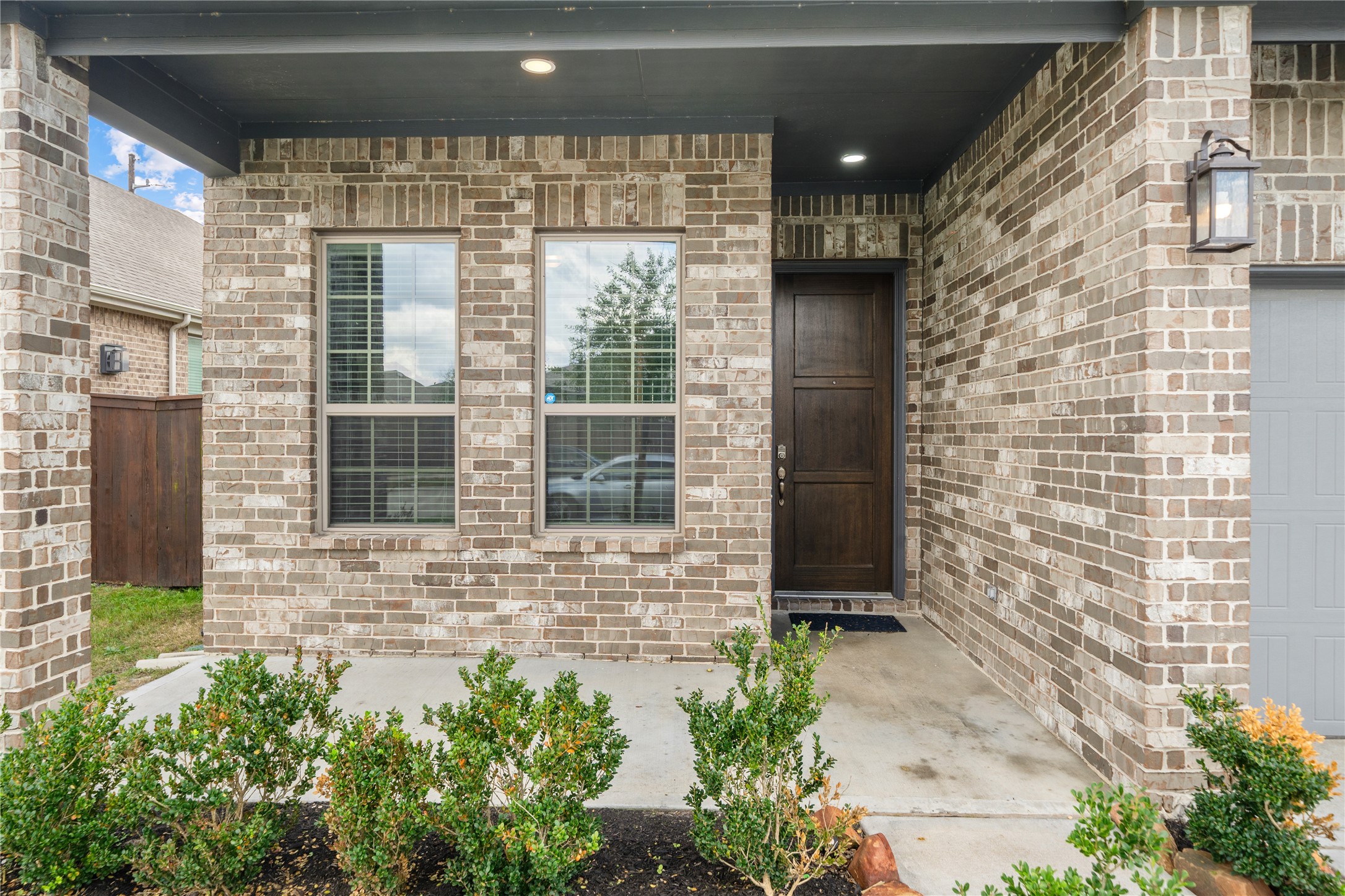 4510 Peloton Road Rosharon, TX 77583 - Photo 4 of 45