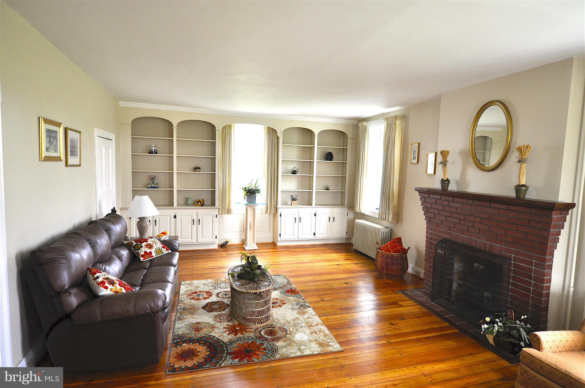 3516 Sumantown Road Middletown, MD 21769 - Photo 8 of 30 Living Room