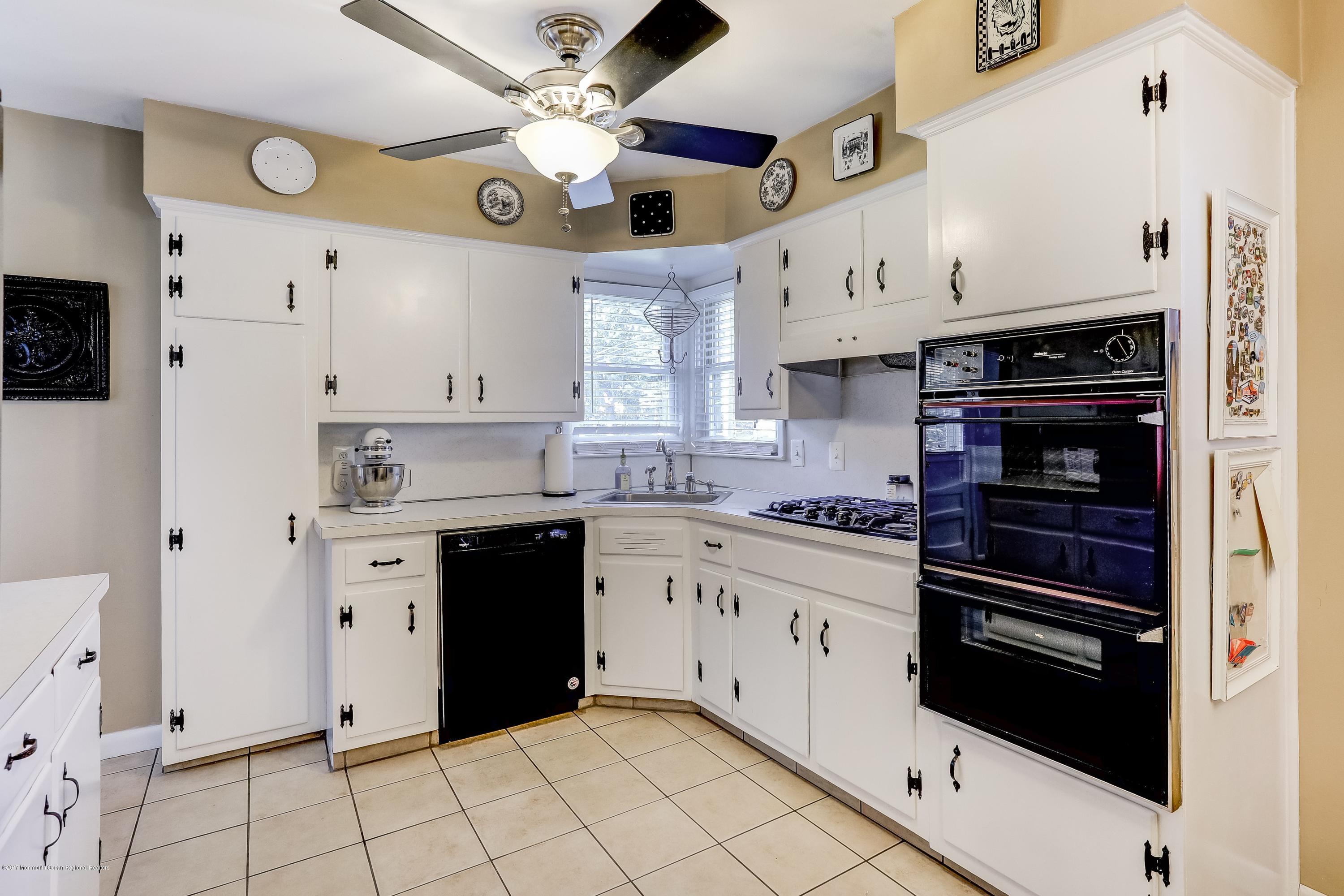 91 Manito Road Manasquan, NJ 08736 - Photo 11 of 27 011_Kitchen