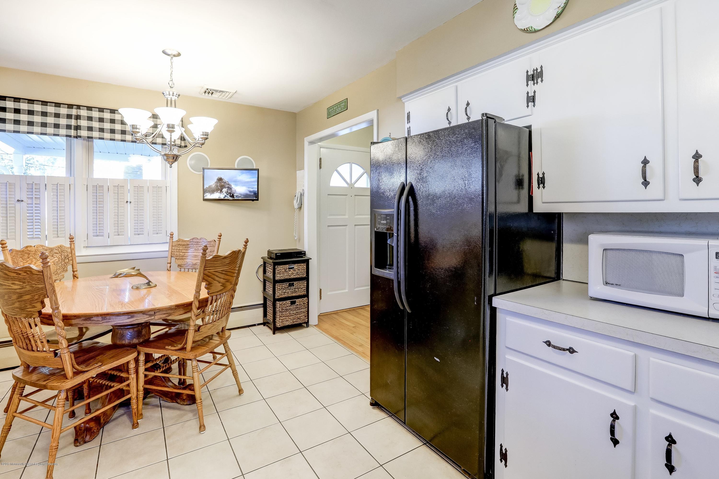 91 Manito Road Manasquan, NJ 08736 - Photo 12 of 27 012_KitchenDining