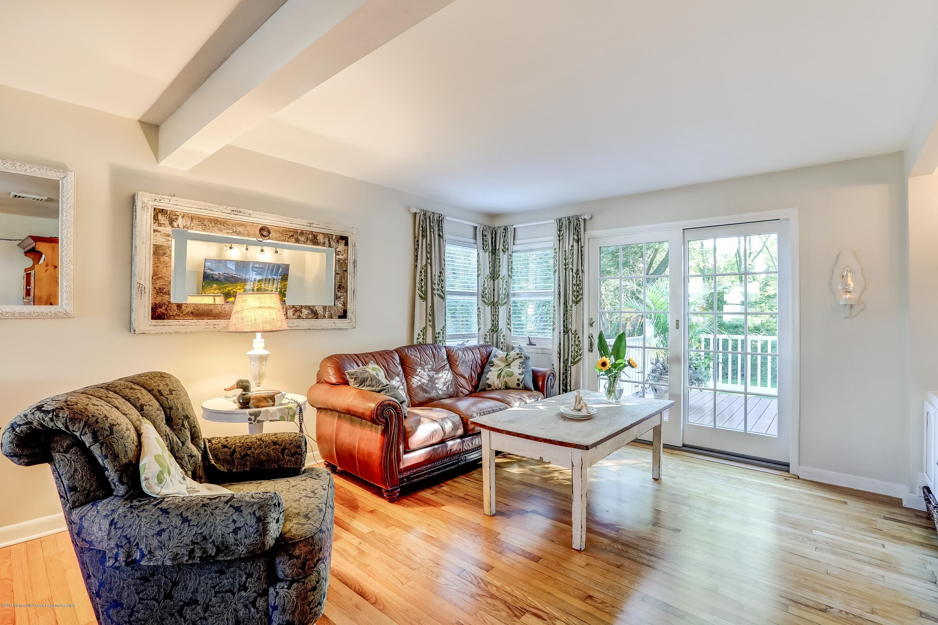 91 Manito Road Manasquan, NJ 08736 - Photo 5 of 27 005_Living