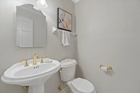$235,000 | 303 East Henry Clay Street, Unit 104, Whitefish Bay, WI 53217