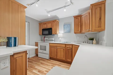 $235,000 | 303 East Henry Clay Street, Unit 104, Whitefish Bay, WI 53217