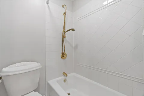 $235,000 | 303 East Henry Clay Street, Unit 104, Whitefish Bay, WI 53217