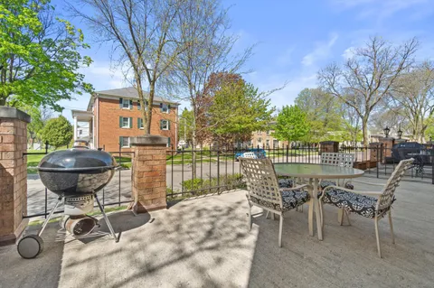 $235,000 | 303 East Henry Clay Street, Unit 104, Whitefish Bay, WI 53217