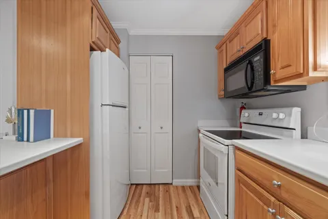 $235,000 | 303 East Henry Clay Street, Unit 104, Whitefish Bay, WI 53217