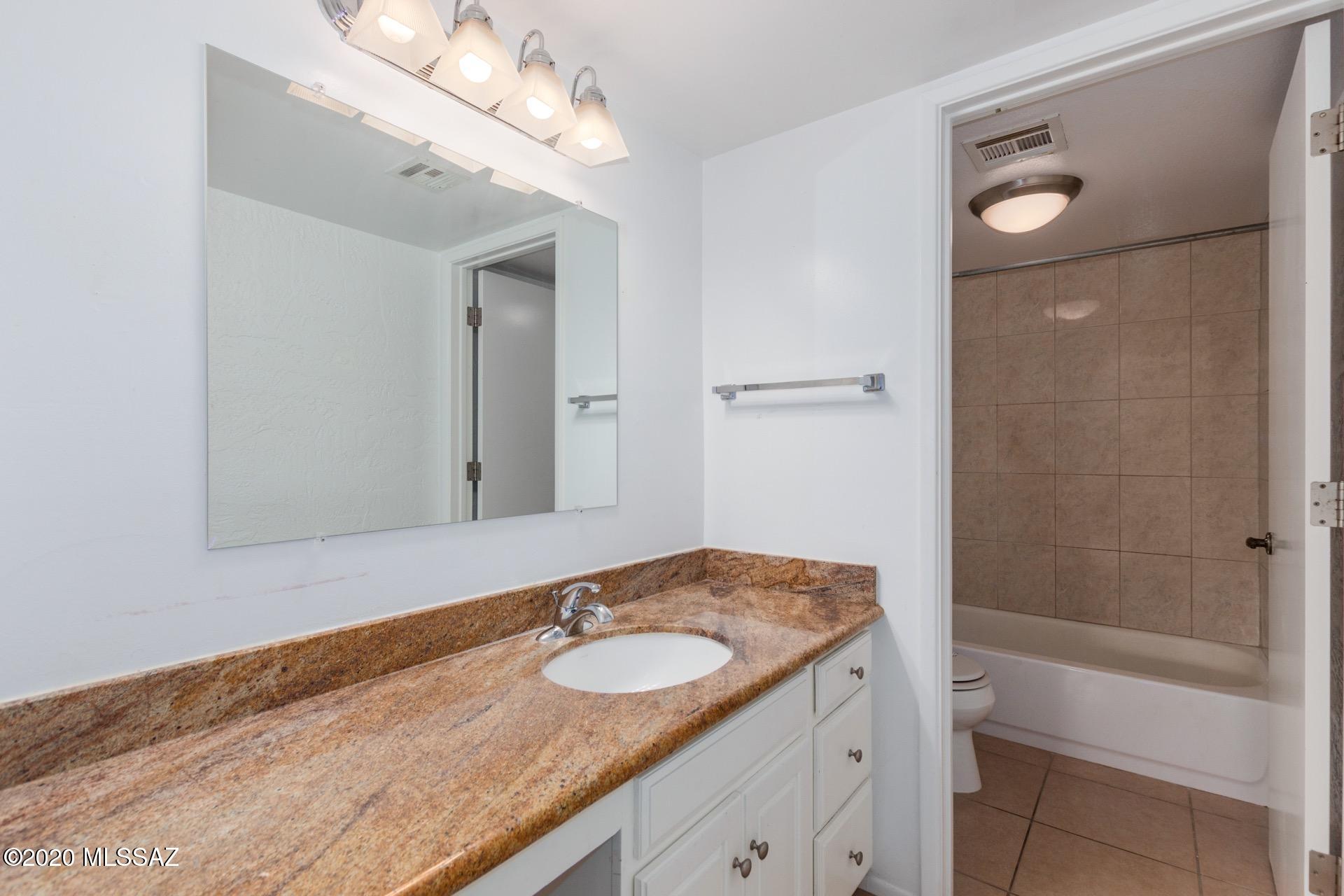 625 South Prudence Road, Unit 104 Tucson, AZ 85710 - Photo 18 of 25