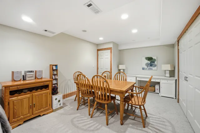 $735,000 | 15 Manchester Lane, Elmhurst, IL 60126