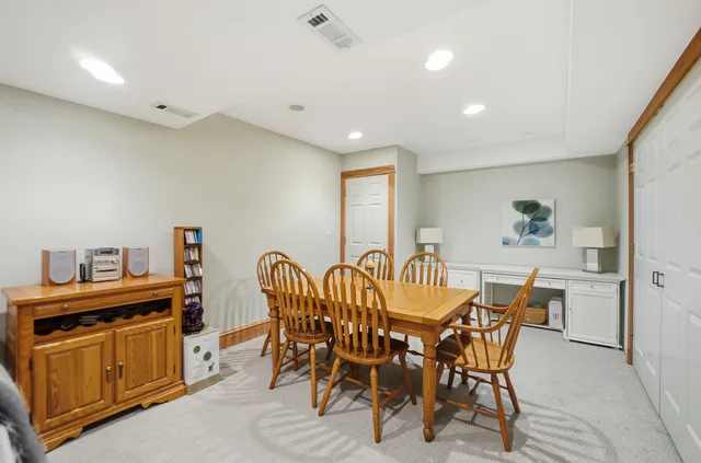 $735,000 | 15 Manchester Lane, Elmhurst, IL 60126