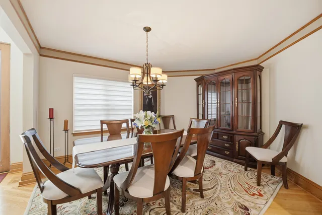 $735,000 | 15 Manchester Lane, Elmhurst, IL 60126