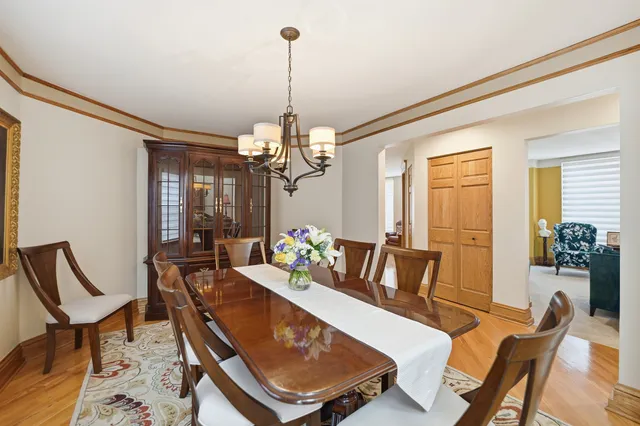 $735,000 | 15 Manchester Lane, Elmhurst, IL 60126