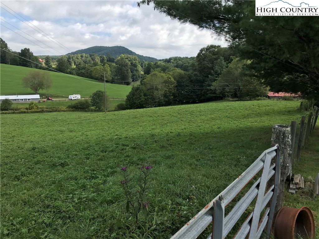 775-777 Big Hill Road Boone, NC 28607 - Photo 3 of 6 Gallery Image 3
