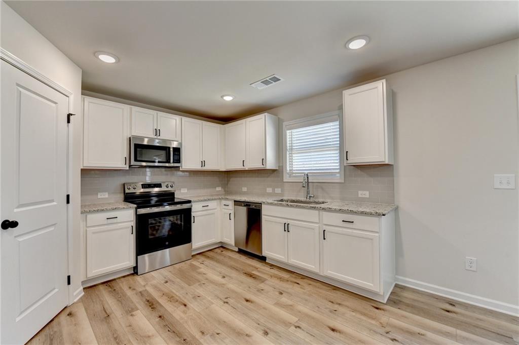 676 Rodeo Drive Auburn, GA 30011 - Photo 12 of 30 Gallery Image 12