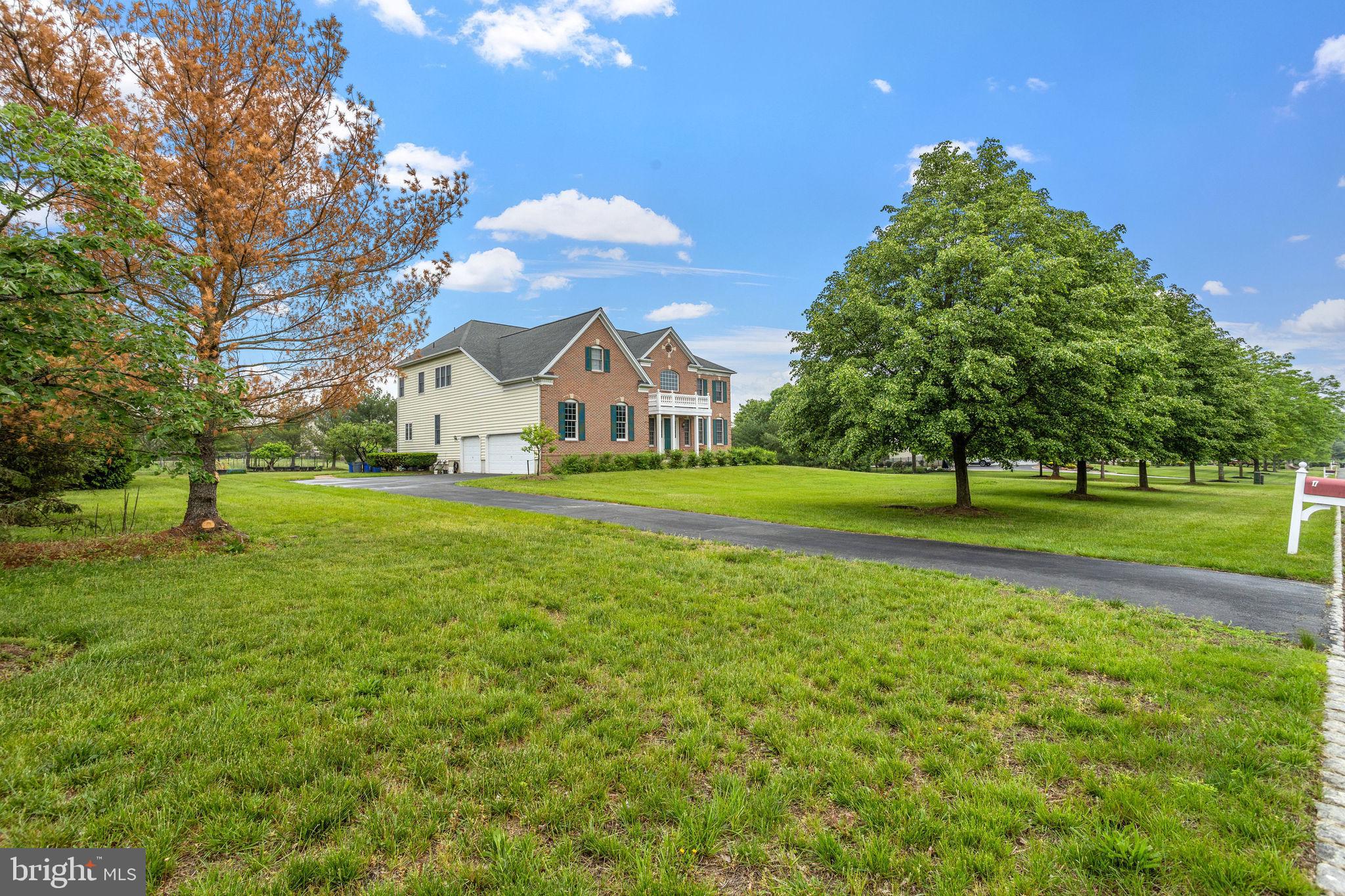 17 Grant Drive Cream Ridge, NJ 08514 - Photo 2 of 22